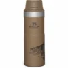 Tasse Isotherme Stanley The Trigger Action Travel Mug Tan Peter Perch 0.47L -Meilleur Camping Magasin 1 446x1200 1