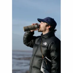 Tasse Isotherme Stanley The Trigger Action Travel Mug Tan Peter Perch 0.47L -Meilleur Camping Magasin 4 800x1200 3