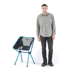 Chaise De Camping Helinox Café Chair Coyote Tan -Meilleur Camping Magasin 4 cafechairblackmale185cmmodelcut2 2000px2000x 1