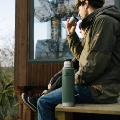 Bouteille Isotherme Stanley The Legendary Classic Bottle Nightfall 1,9L -Meilleur Camping Magasin 5 6939236365673 1 1