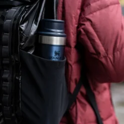 Tasse Isotherme Stanley The Trigger Action Travel Mug Nightfall 0,25L -Meilleur Camping Magasin 9 Stanley20 20The20Trigger Action20Travel20Mug20 20Lifestyle20Images20 206